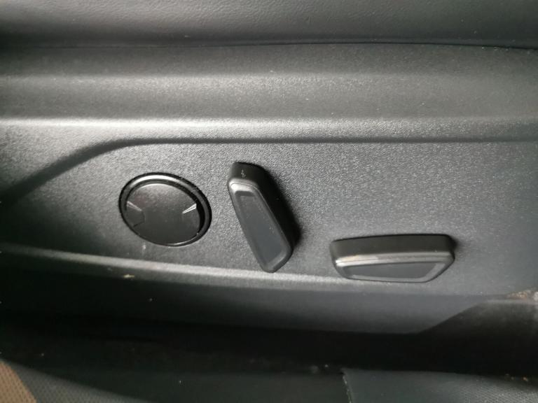 2022 Ford Mustang Mach-E 216kW Extended Range 88kWh RWD 5dr Auto HATCHBACK ELECTRIC Automatic