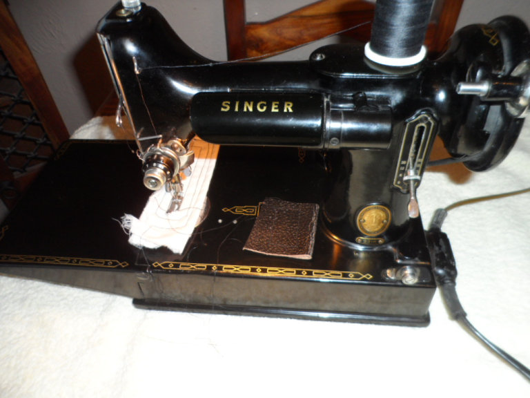 vintage singer 221k