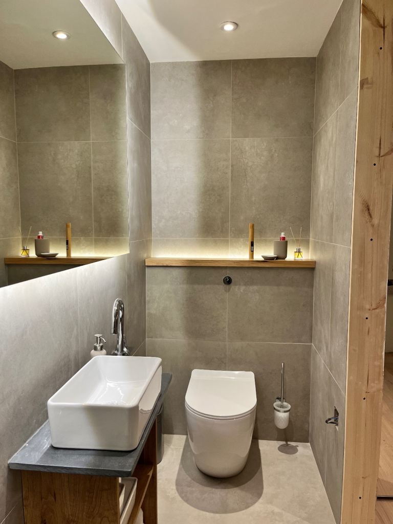 £35sqm | CALL MR TILER TODAY FOR I ANY TYPE OF TILING JOB | ON REASONABLE PRICE