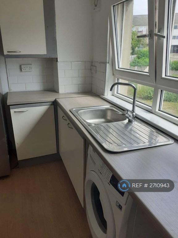 3 bedroom flat in Parnell Street, Airdrie, ML6 (3 bed) (#2710943)