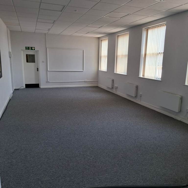 Commercial Office Space To Let – 1,500 sq ft | Prime Birmingham Location | Newly Refurbished 