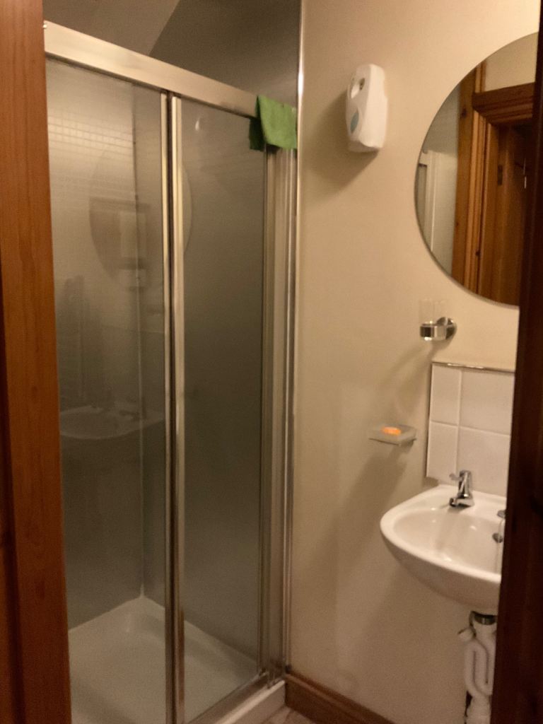 Large furnished double room 