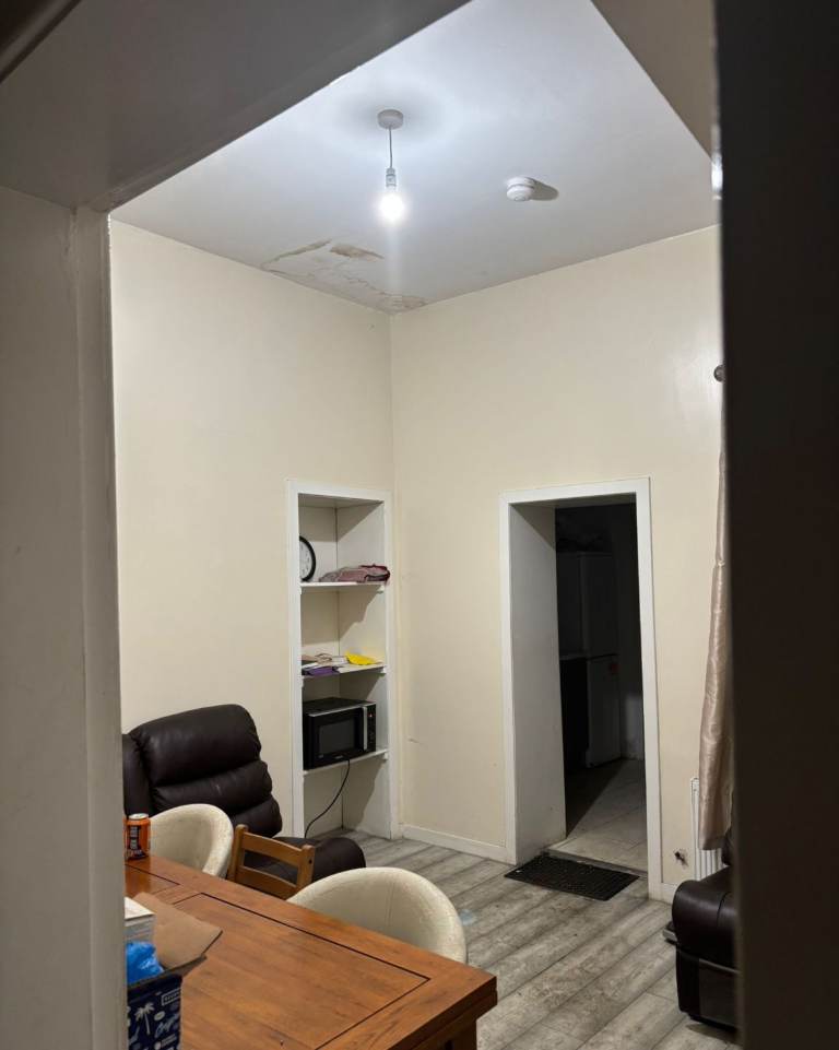ROOM TO RENT IN GOVAN ALL BILLS INCLUDED 
