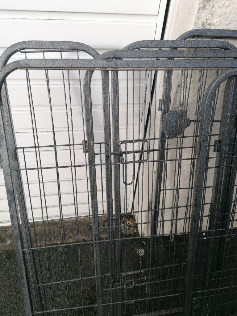 Dog pen play pen paw hut