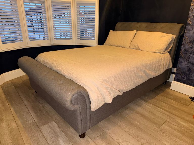 Double sleigh Ottoman Bed - like new 