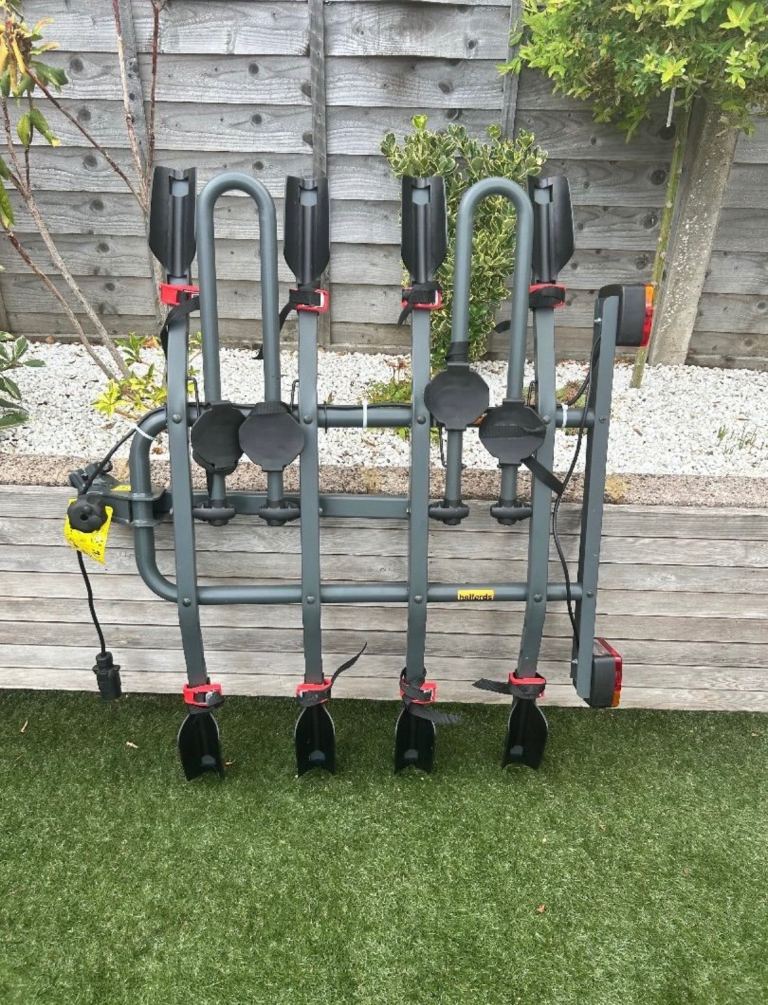 Halfords Advanced 4-Bike Tow Bar Mounted Cycle Carrier