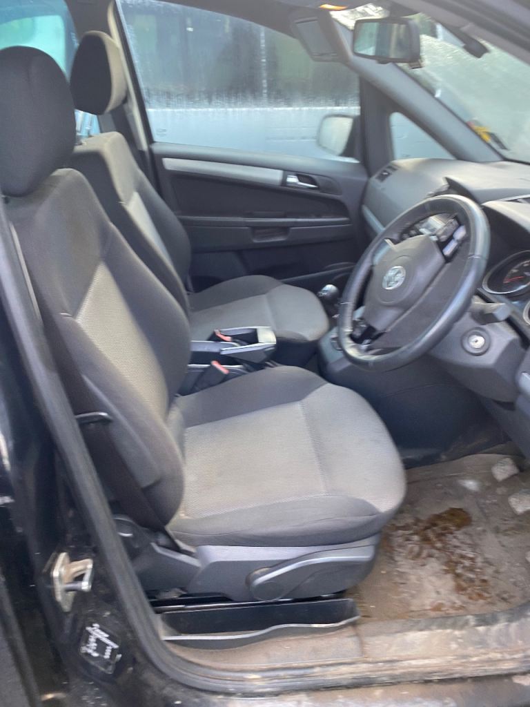 Vauxhall, ZAFIRA, MPV, 2013, Manual, 1686 (cc), 5 doors