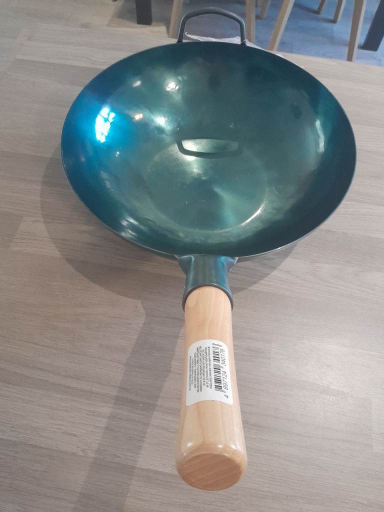 YOSUKATA 34 cm Blue Carbon Steel Wok Compatible with open fire, gas, electric, for Stir Fry.