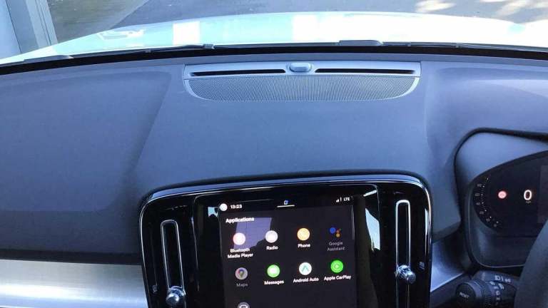 2025 Volvo XC40 Plus, B4 Mild hybrid, Petrol, Dark ESTATE Petrol/Electric Hybrid Automatic