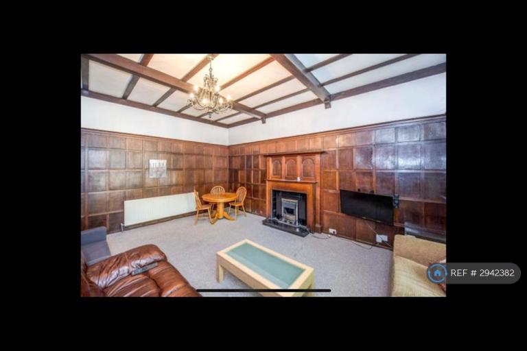1 bedroom flat in Ivanhoe Road, Aigburth, Liverpool, L17 (1 bed) (#2942382)