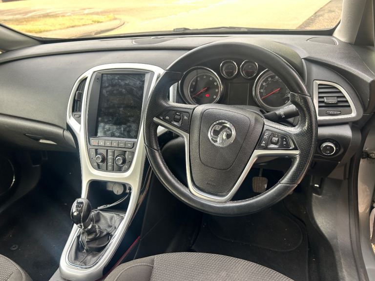 Vauxhall, ASTRA, Hatchback, 2012, Manual, 1398 (cc), 5 doors
