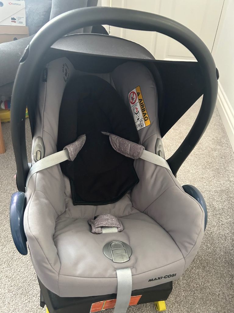 Maxi-Cosi Infant Car Seat with ISOFIX Base 