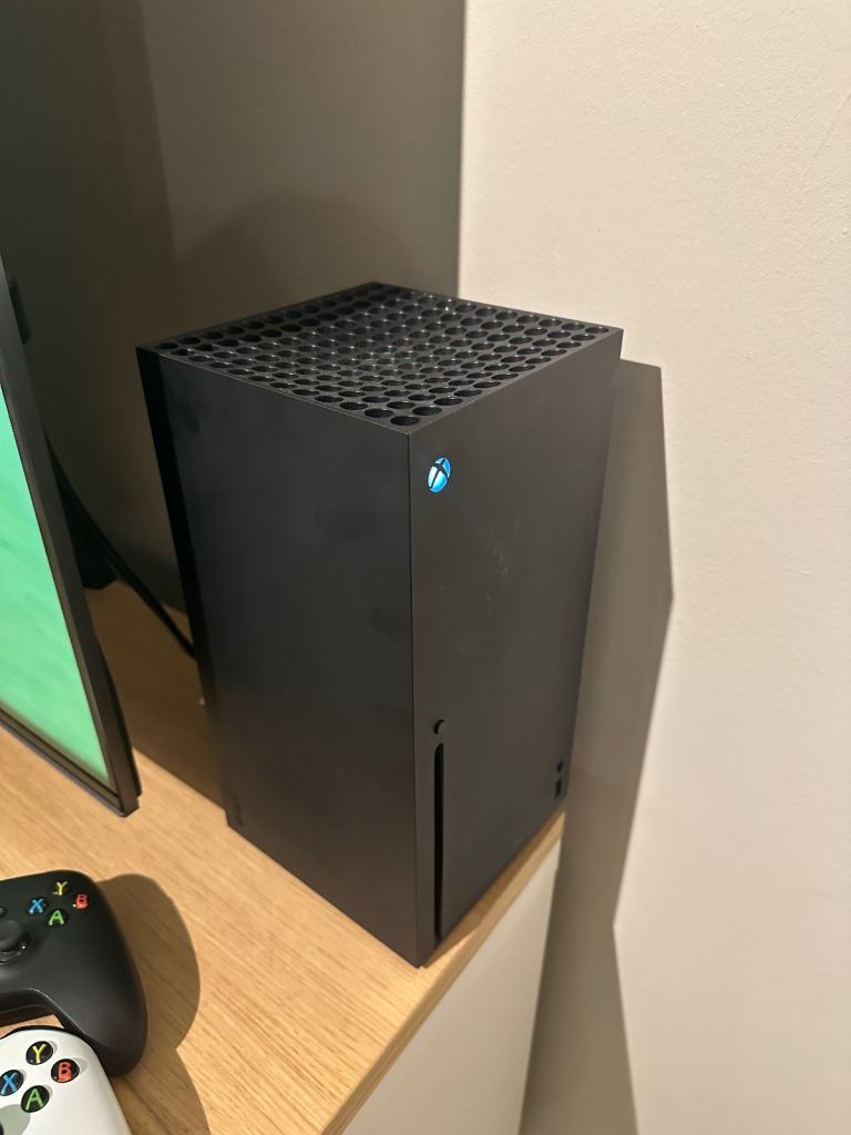 Xbox Series X + 2 Controllers – Excellent Condition – Fully Working