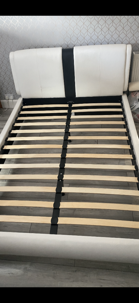 Double Bed Frame with Slats – White Faux Leather, Good Condition