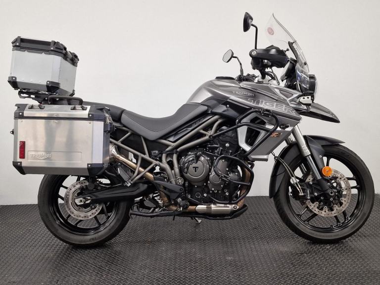 TRIUMPH TIGER 800 XRT ** FULL LUGGAGE - SERVICE HISTORY - 12 MONTH MOT **