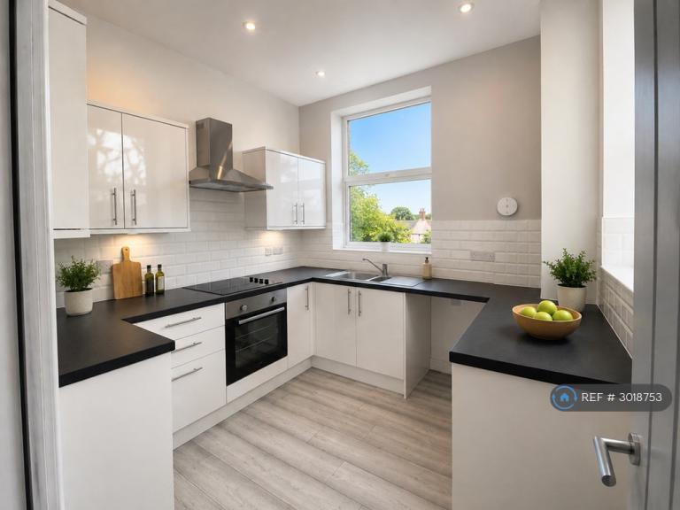 2 bedroom flat in Thorburn Road, Wirral, CH62 (2 bed) (#3018753)