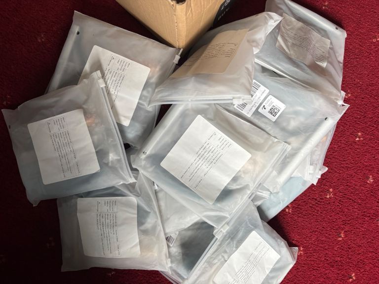 16 packs of 4 pet hair removal kits 