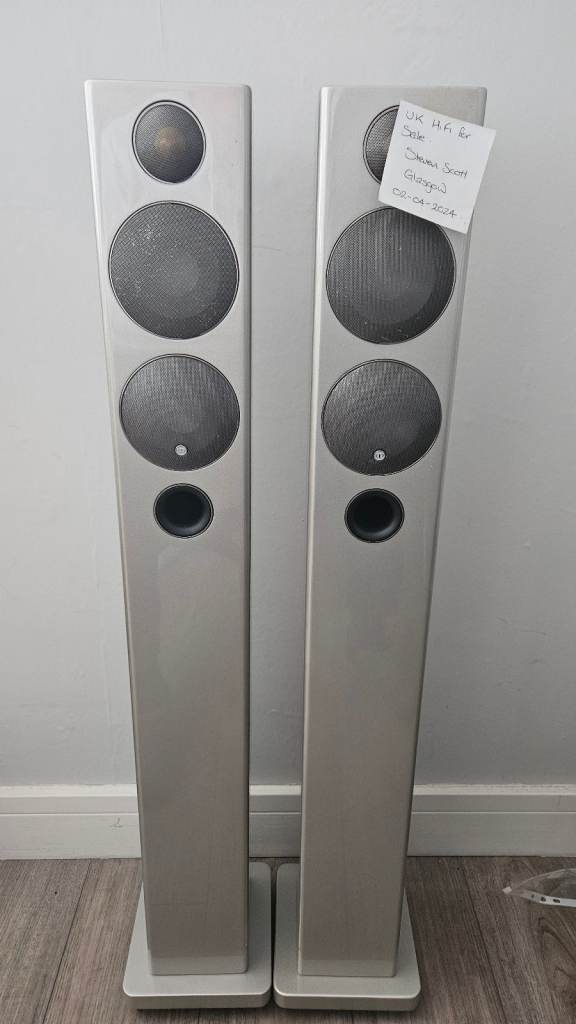Monitor Audio R270HD speakers