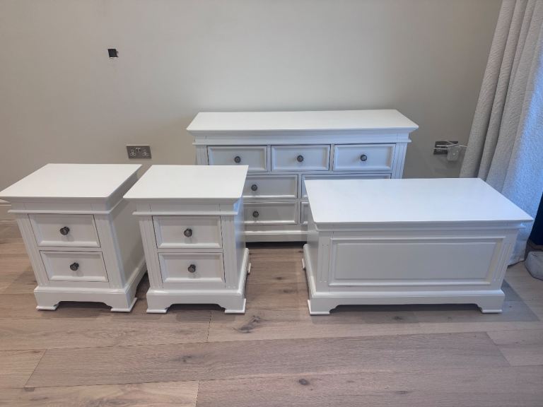 White bedroom furniture 