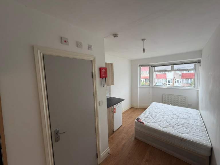 BENEFITS ACCEPTED - Studio Flat Available in Catford Lewisham SE6