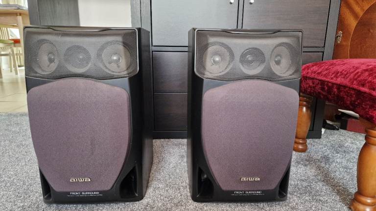 AIWA 3 Way Bass Reflex Speakers