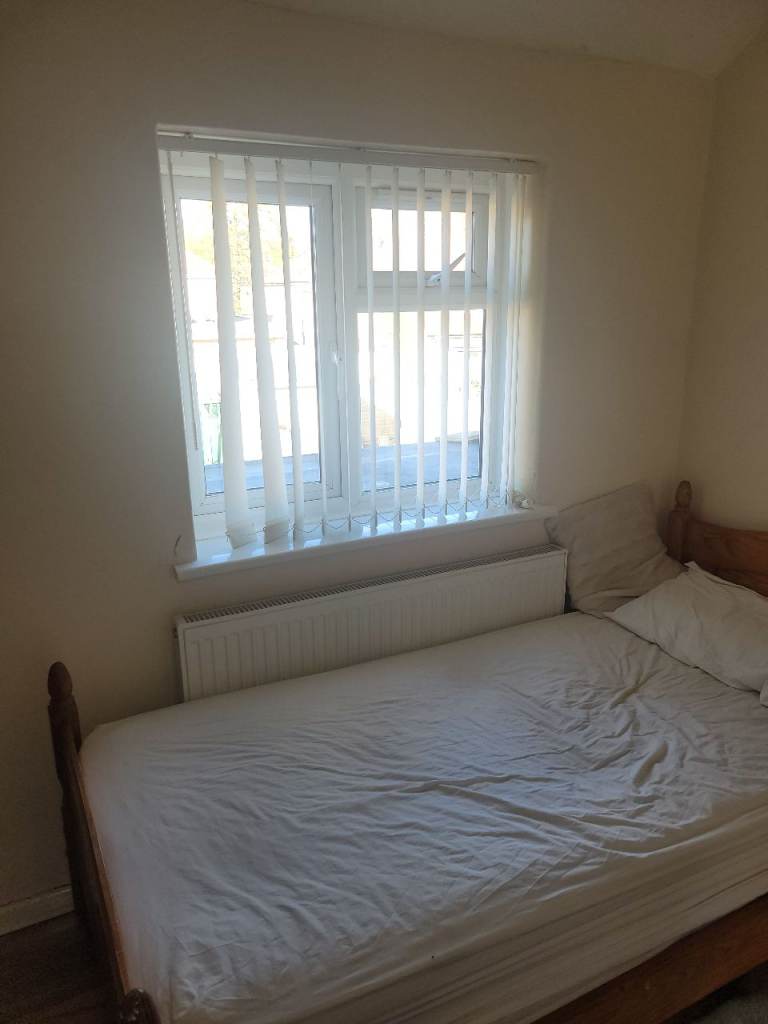 Single bedroom for rent 