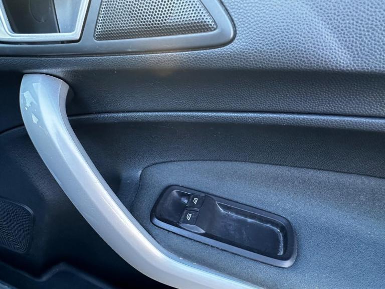 2012 Ford Fiesta 1.4 Zetec 5dr HATCHBACK PETROL Manual