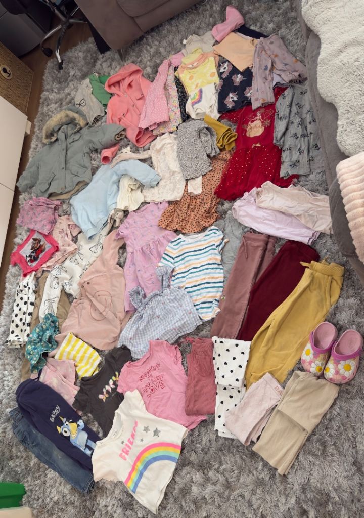 Big Bundle of girls clothes age 3-4 years old