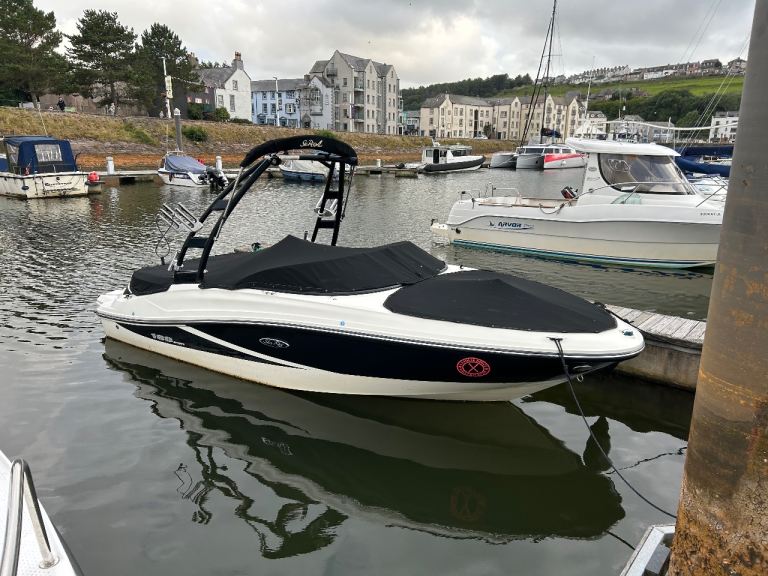 Sea Ray 190 Sport bow rider / powerboat / speedboat 4.3mpi mercruiser engine 144 hours 