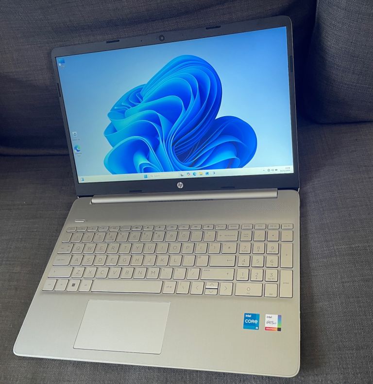 Laptop Gaming super lightweight i5 12 gen 