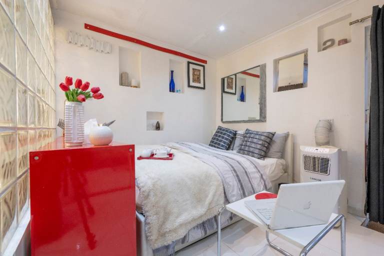 Superior Garden Self Contained Studio 