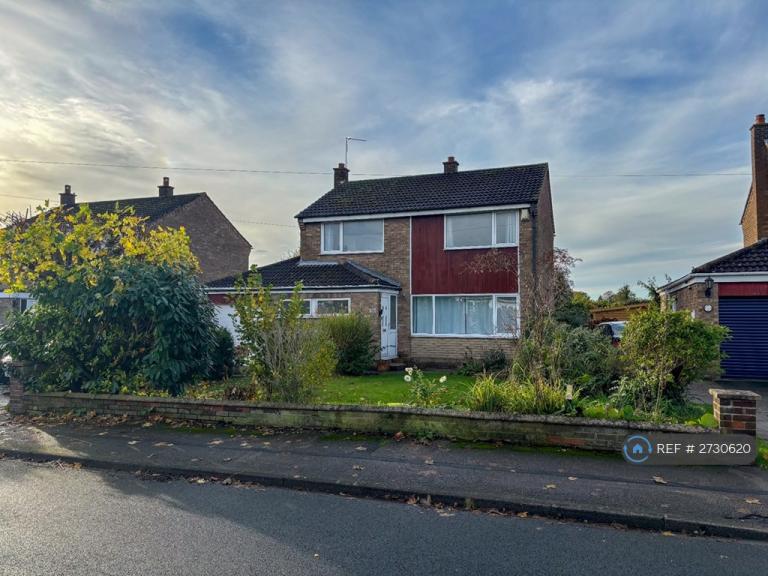 3 bedroom house in Baffam Gardens, Selby, YO8 (3 bed) (#2730620)