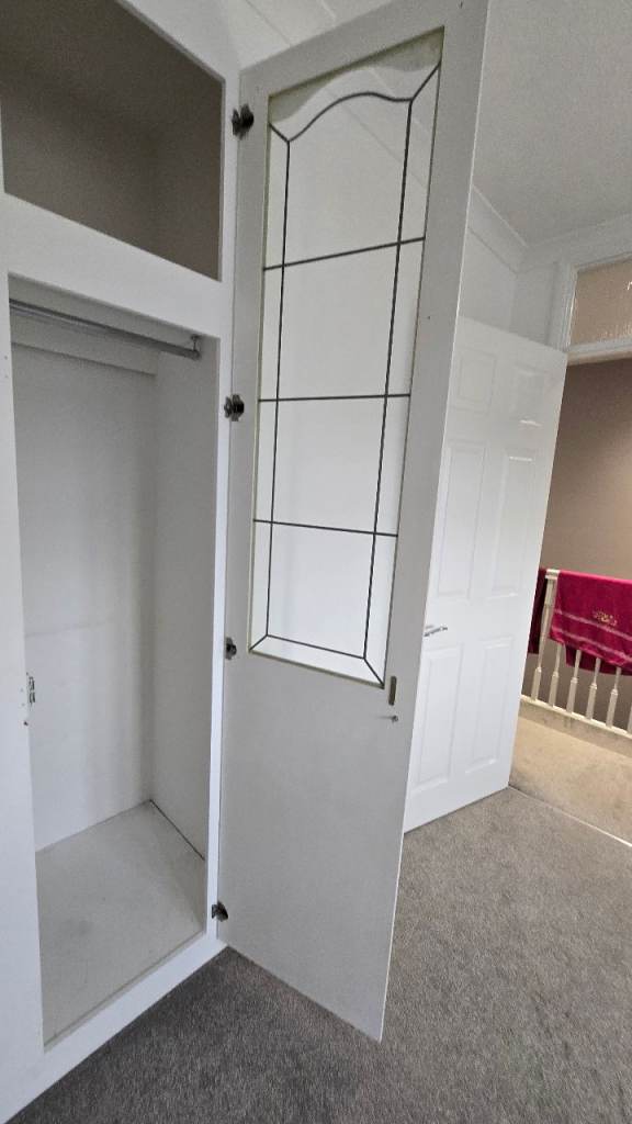 Waderobe doors half glassed