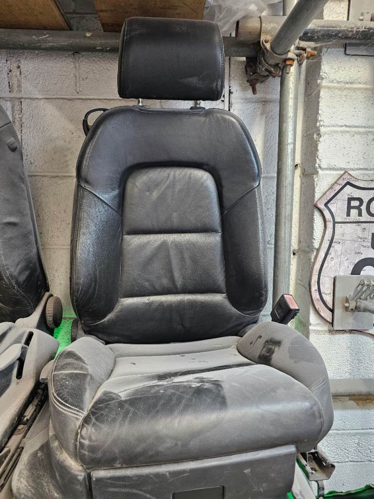 AUDI A3 FRONT SEATS