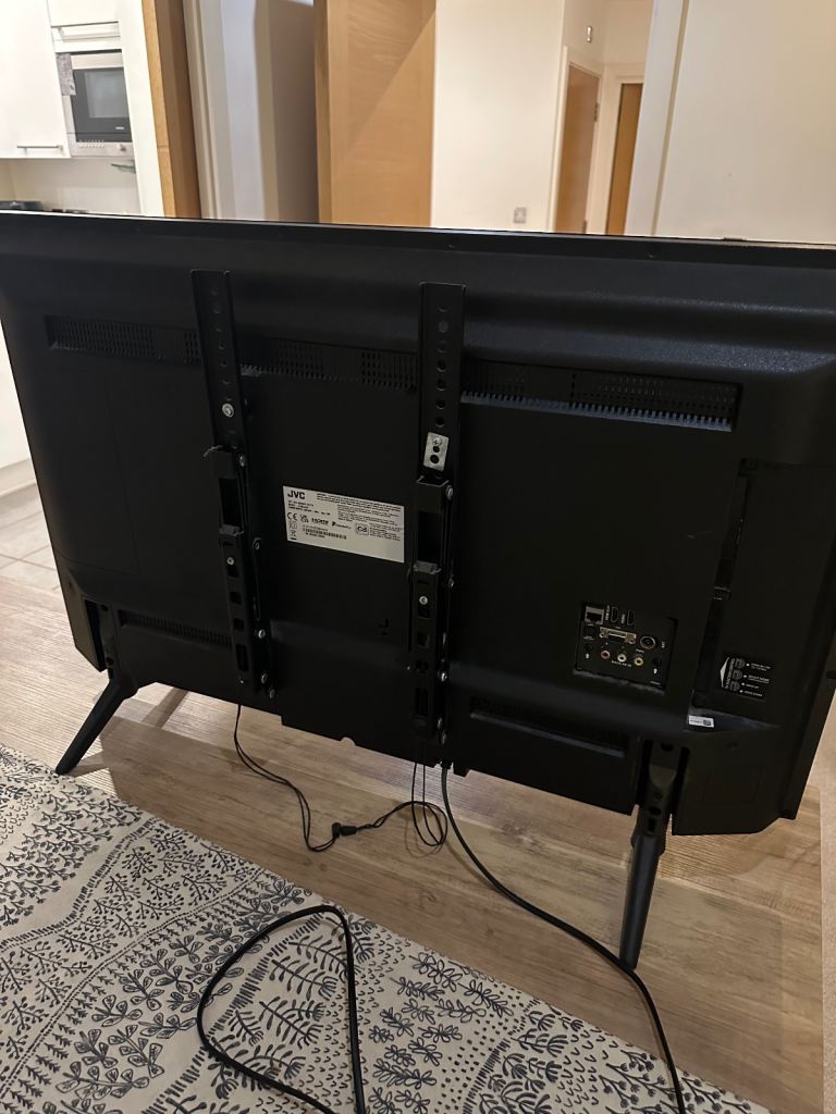 JVC 39” LED SMART TV