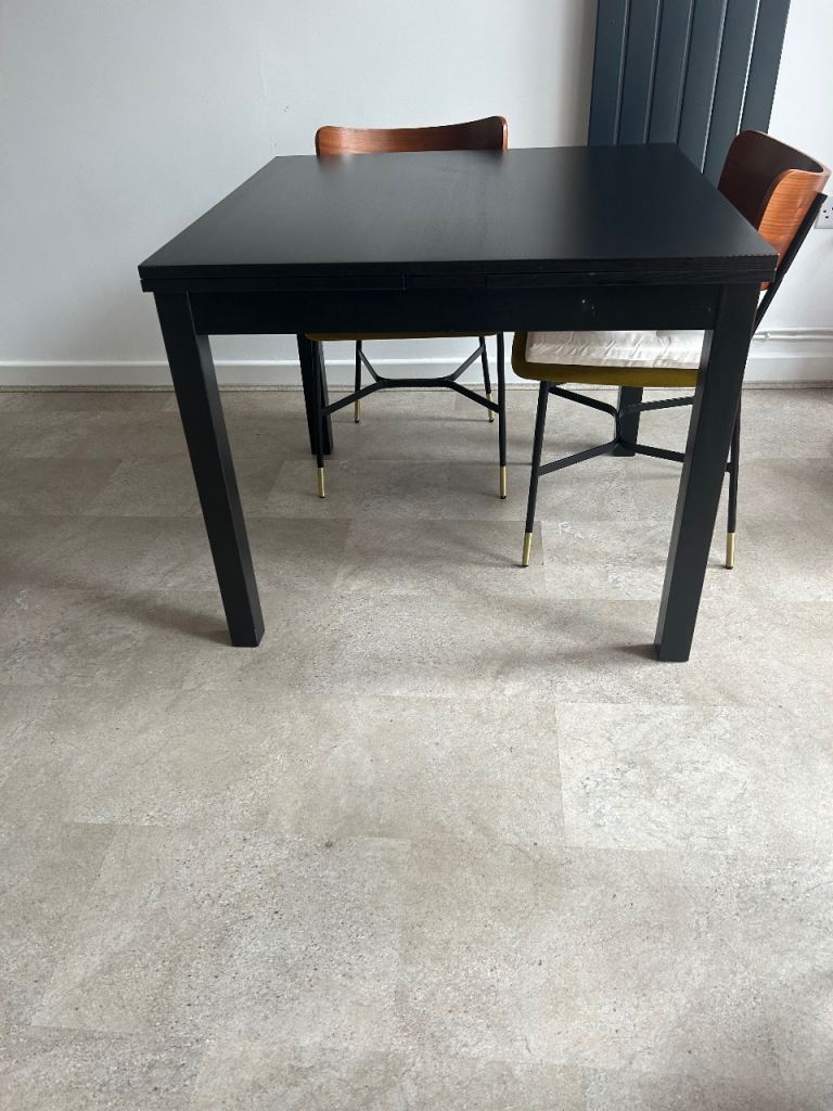 Extendable Dining room/kitchen table