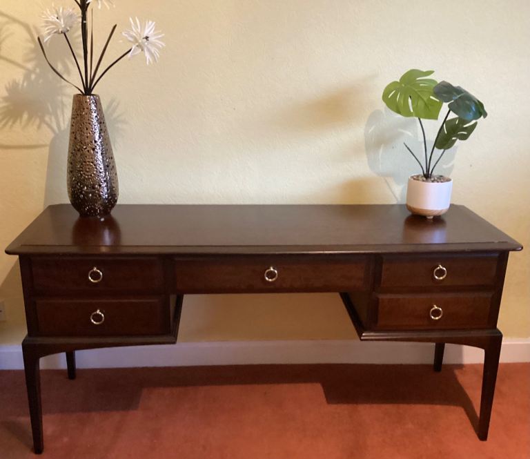 Vintage stag minstrel mid century mahogany dressing table with triple mirror or stylish desk