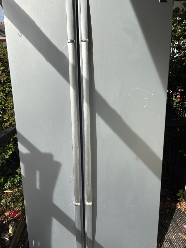 Daewooo fridge freezer 