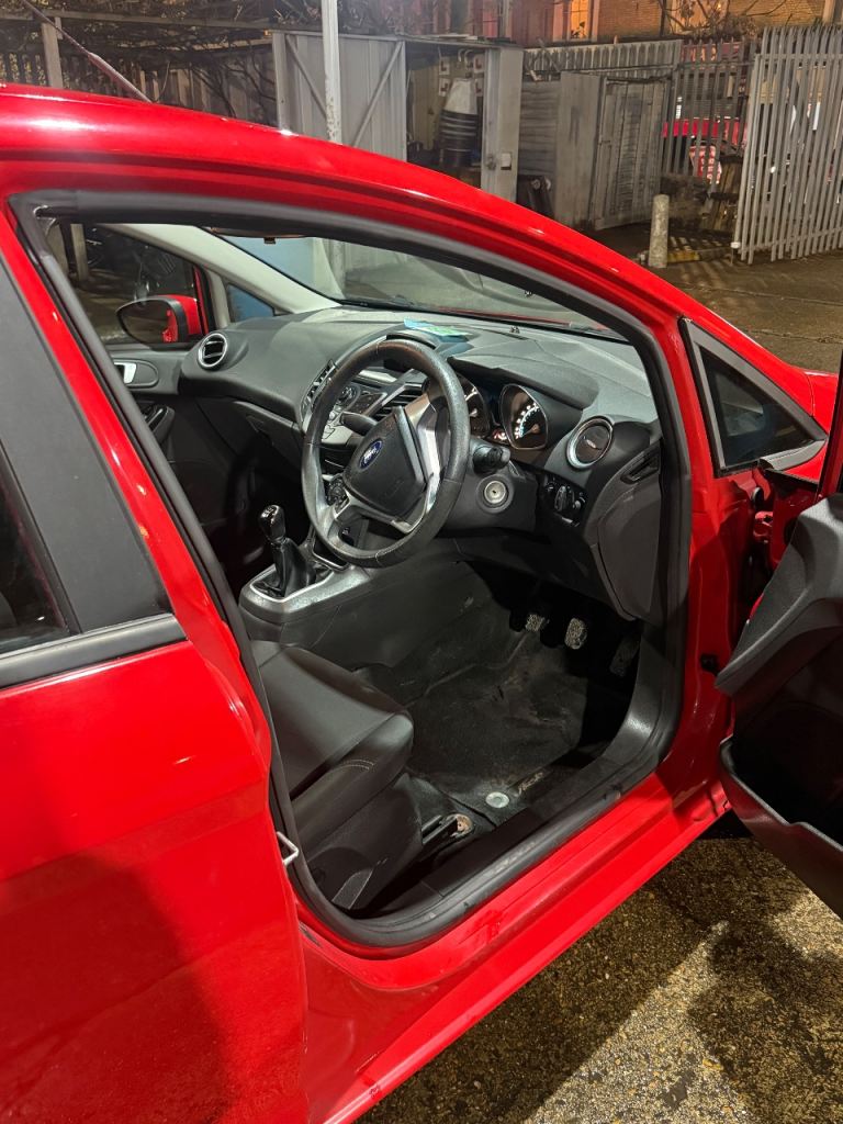 Ford, FIESTA, Hatchback, 2014, Manual, 1241 (cc), 5 doors