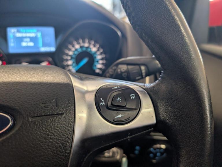 2014 Ford Focus 1.6 TDCi Zetec Navigator Euro 5 (s/s) 5dr HATCHBACK Diesel Manual