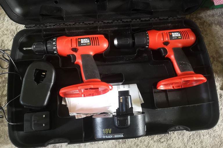 Black&Decker drills ( charger does`nt work )