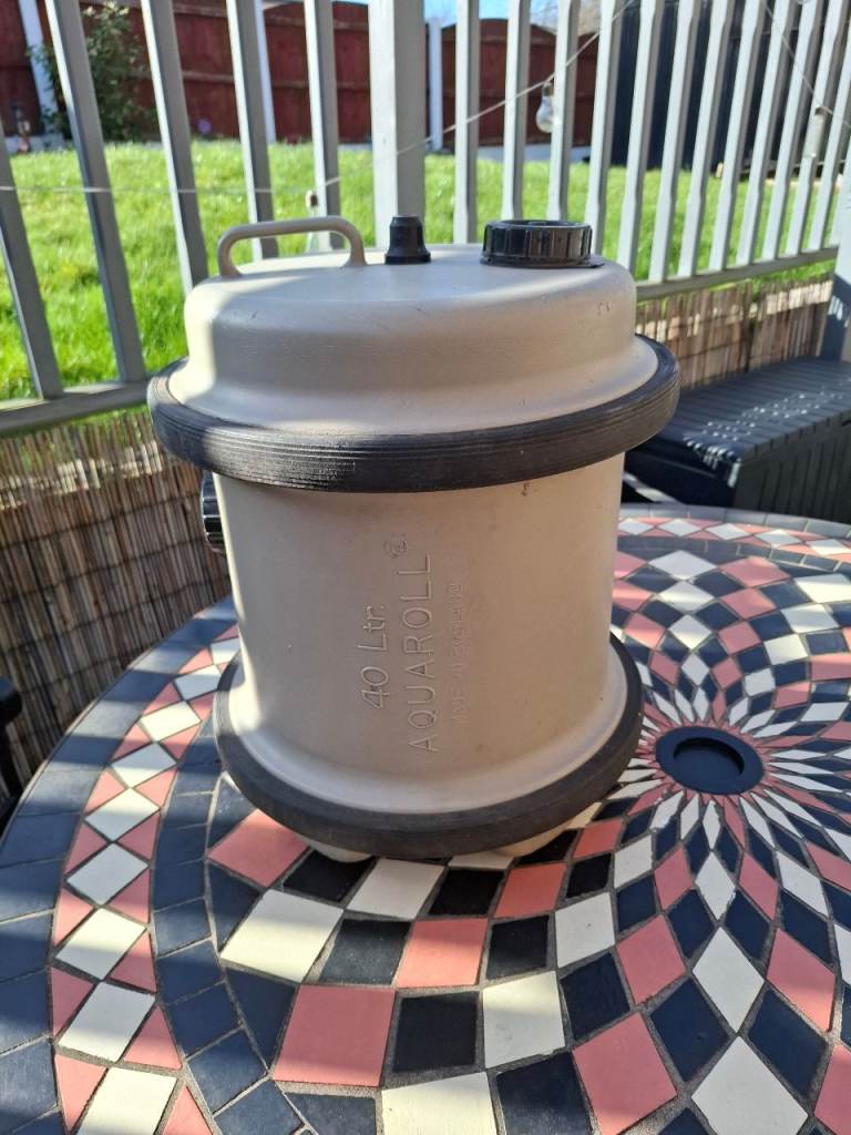 Aquaroll 40ltr with handle
