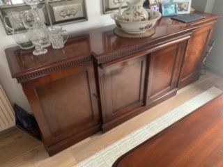 Attractive Mahogany Sideboard