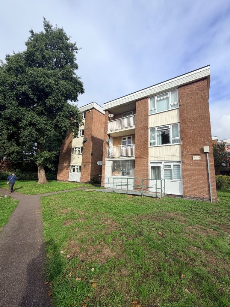 1 bedroom flat in Birmingham Solihull B90