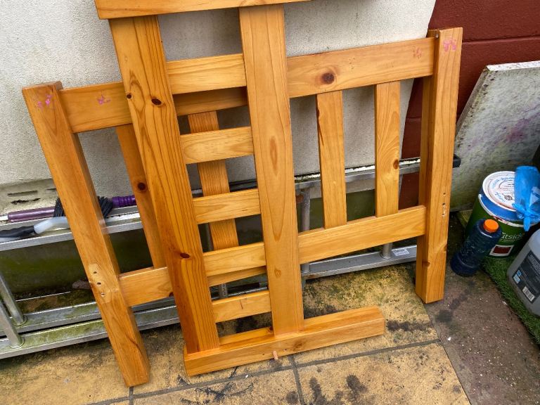 FREE single pine bed