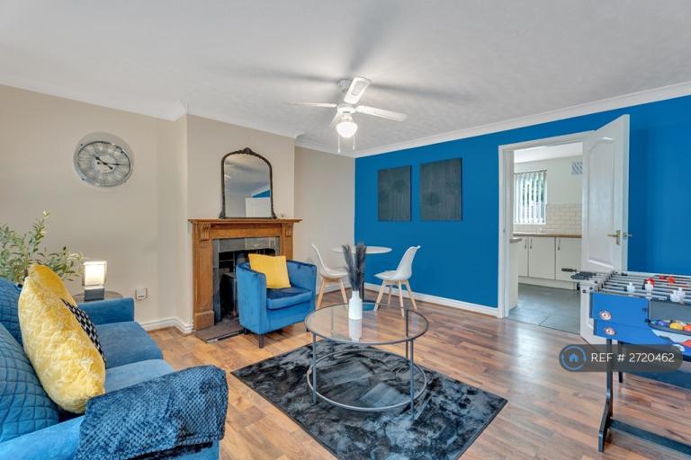 3 bedroom house in Farnborough Road, Nottingham, NG11 (3 bed) (#2720462)