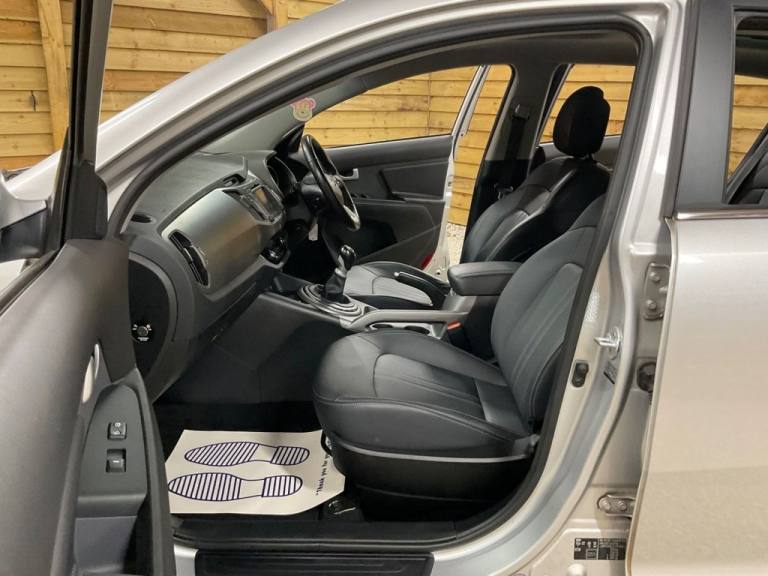 2014 Kia Sportage 1.7 CRDi EcoDynamics 3 SUV 5dr Diesel Manual 2WD Euro 5 (s/s) (114 bhp) ESTATE ...