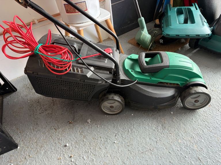 Qualcast Electric corded Lawnmower - Good Condition