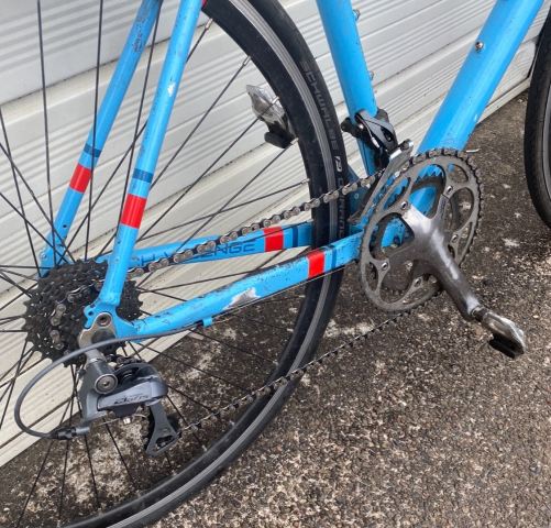 Giant Road Bike – Blue & Red, Shimano Sora, £50.00 for Sale