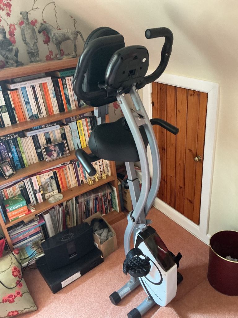 Exercise Bike – Grey and black excellence condition. Like new